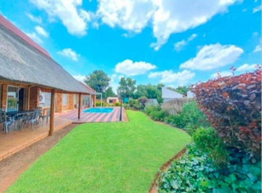 5 Bedroom Property for Sale in Mmabatho Unit 6 North West